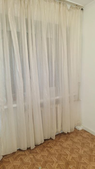 Продам тюль и люстры