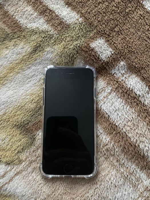 Продам или обменяю iPhone SE2 128ГБ