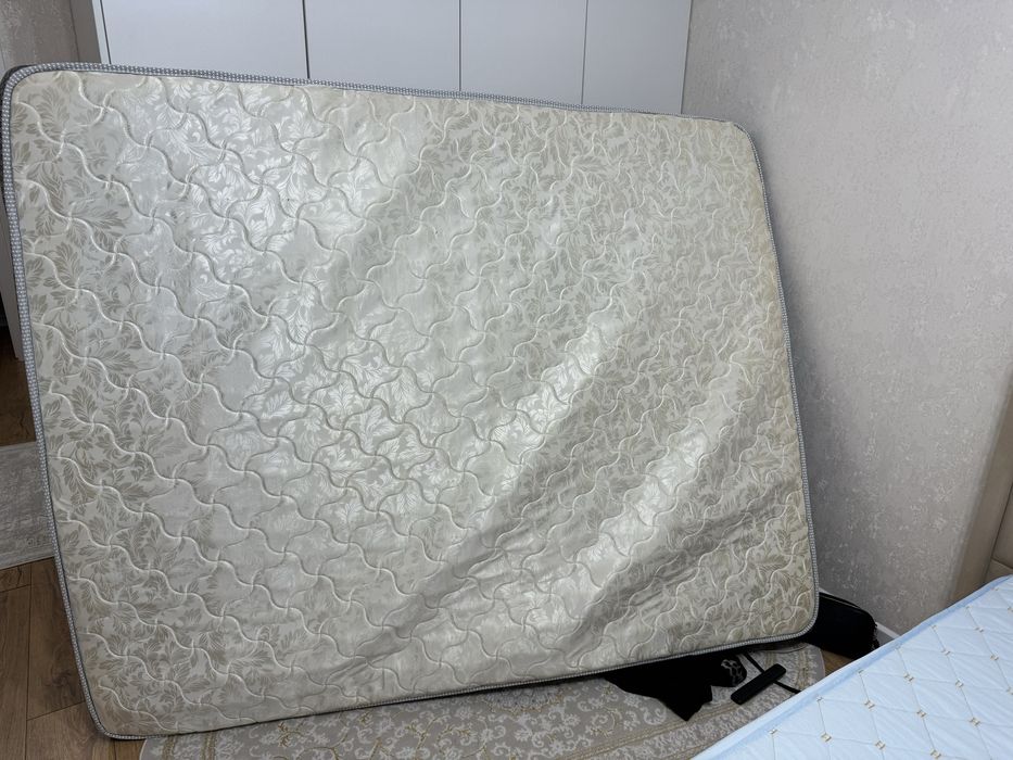 Продам матрас 200х160. 10 тысяч тг