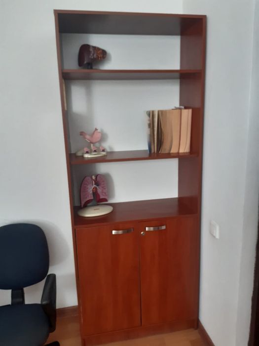 Продам шкафы срочно..