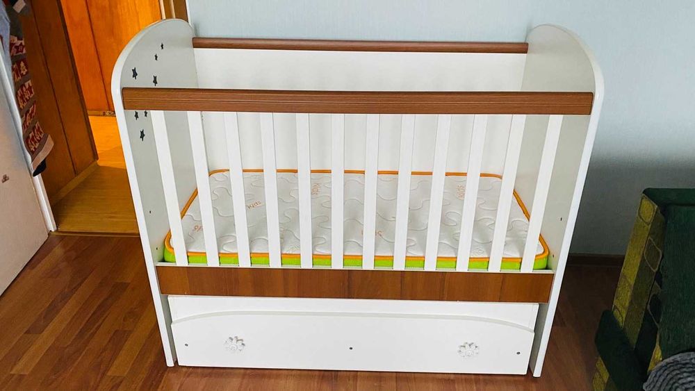 Детско дървено легло + подарък Матрак