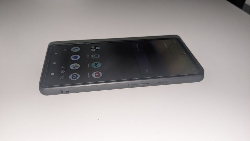 Pixel 6a в идеальном состоянии