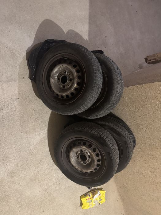 Джанти с зимни гуми 175/65/R14