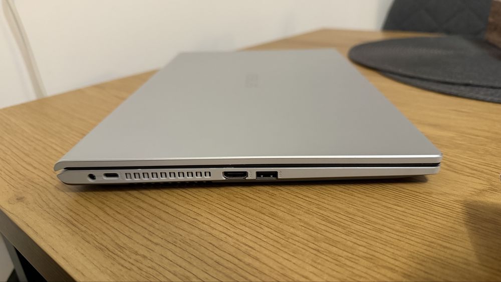 Laptop ASUS X515MA – 8GB RAM, SSD 256GB, Windows instalat, 15.6”