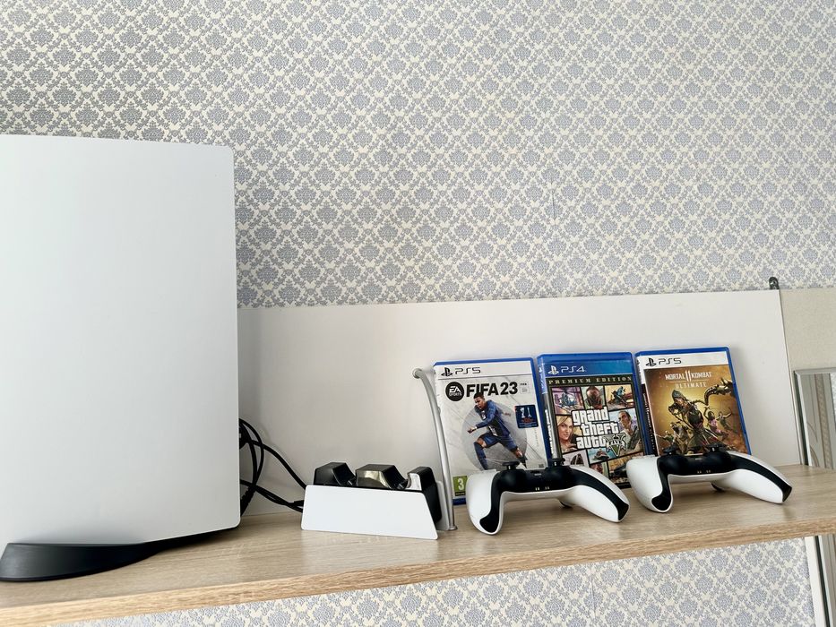 Продам плейстейшен 5