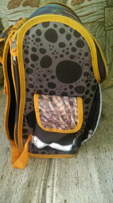 Продам школьный рюкзак (ранец)
