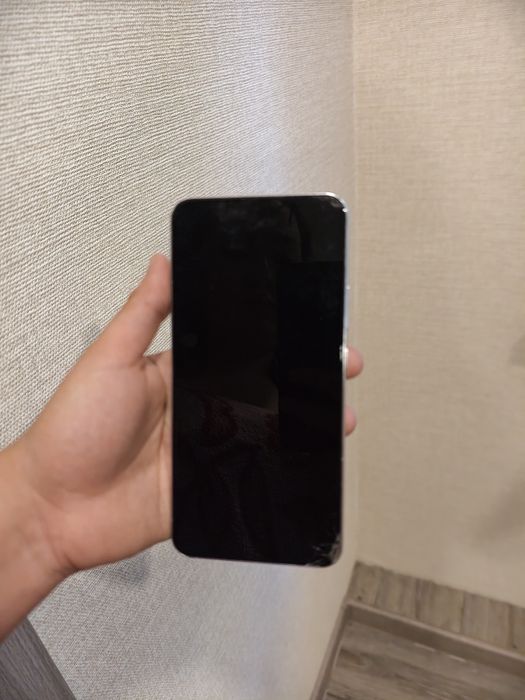 Продам на запчасти Samsung s22+