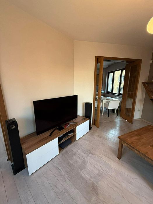 Дава се под наем Тристаен апартамент в София, Център - 100 кв.м за 1195.95 € - Снимка #1