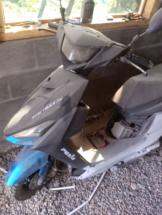 Продам скутер 150 кубов