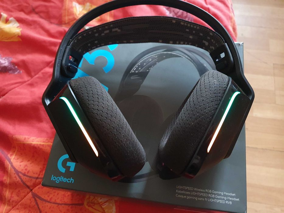 Casti Gaming Logitech G733 wireless, RGB in stare foarte buna