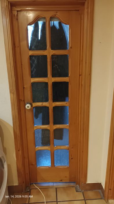 Uși lemn masiv ,brad