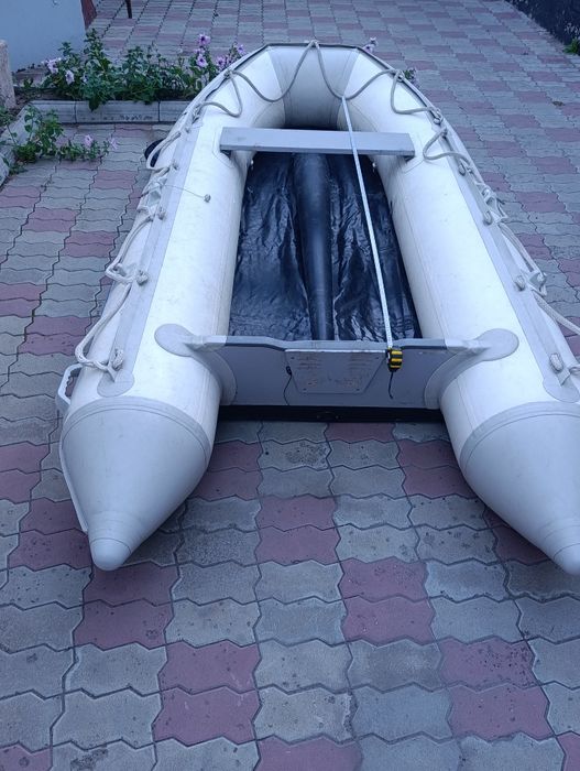 Продам лодку с мотором
