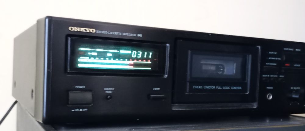 Продавам касетен дек онкио ta-6310