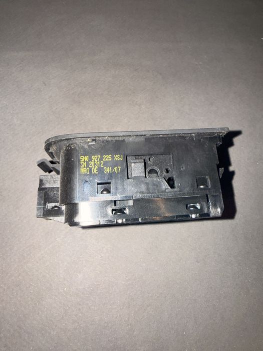 Бутон за ръчна спирачка VW Tiguan