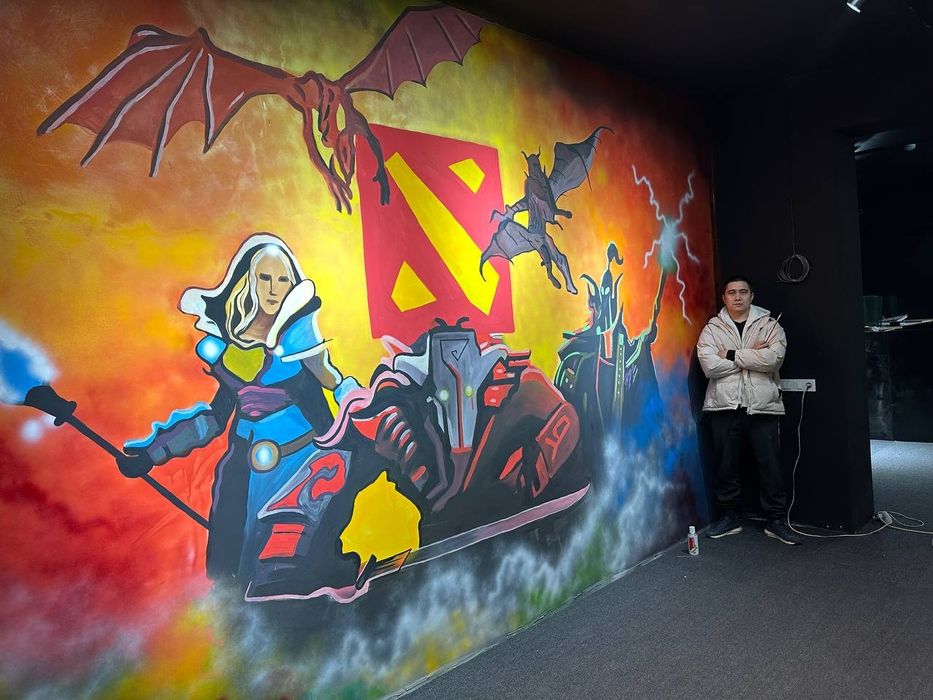 Суретші, қабырға суреті