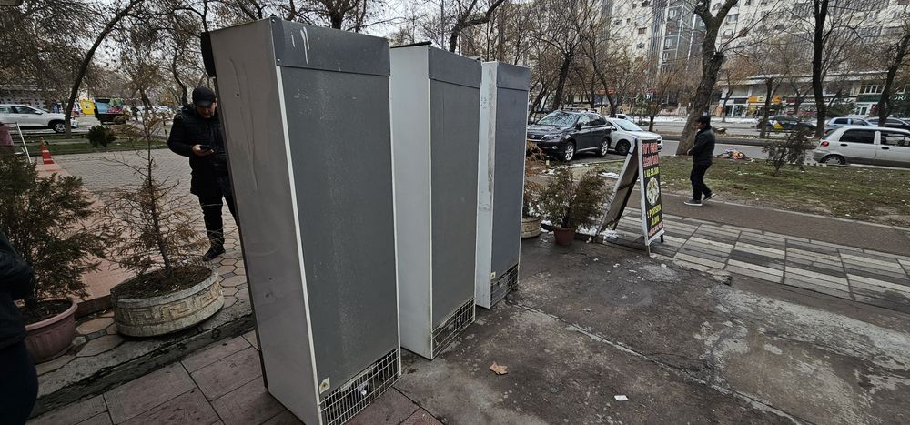 Продаётся холодильник б/у 3шт цена за 1шт
