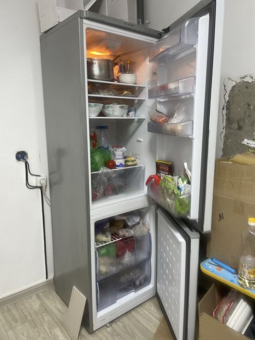 Продам холодильник 90.000