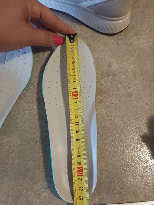 Маратонки ЕССО       .