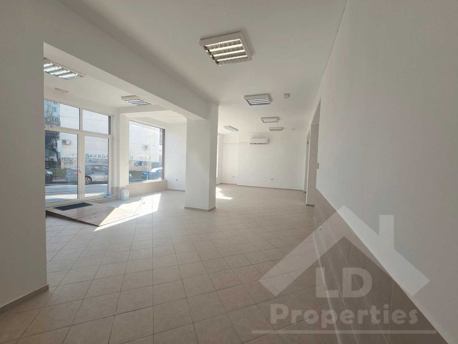 Търговско помещение под наем, кв."Владислав Варненчик"