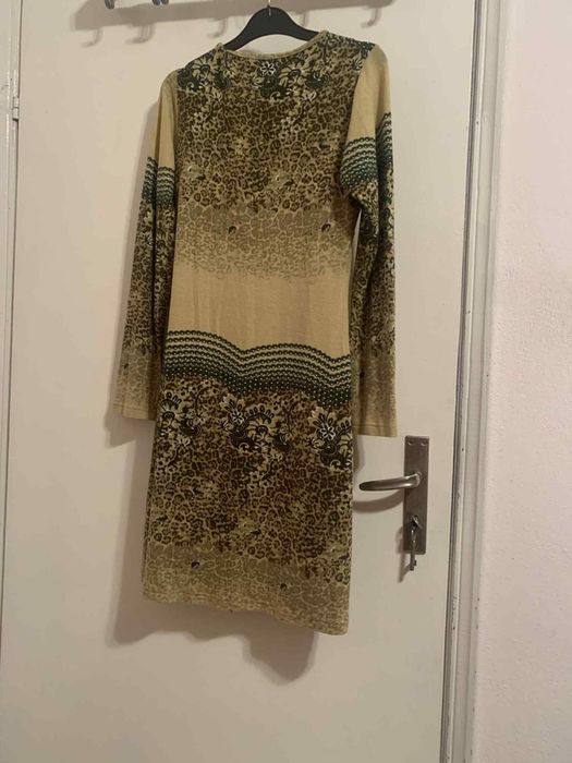 Плетена  рокля* Вталена* С красиво деколте* Не е носена