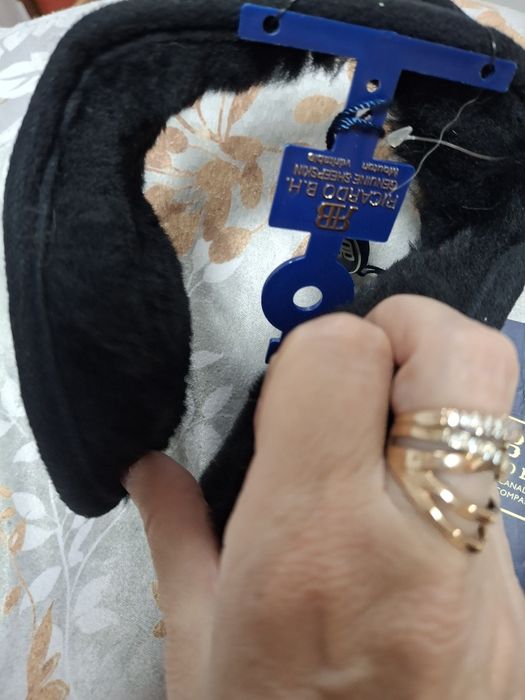 Ушанки слушалки за ушите от агнешки косъм,за топлене. Канада