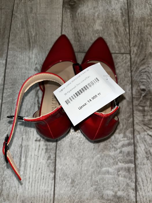 ПРОДАЮТСЯ абсолютно новые босоножки