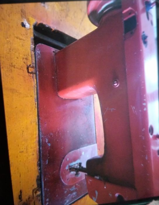 Швейная машинка нажная