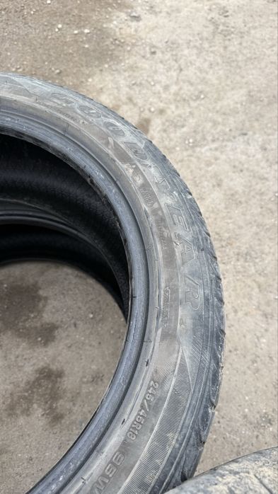 Продам летние резина 245/45R18