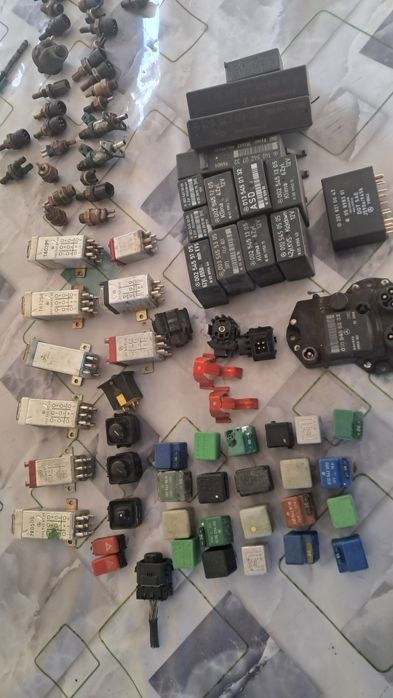 Мерс.124 крепление козырьков.