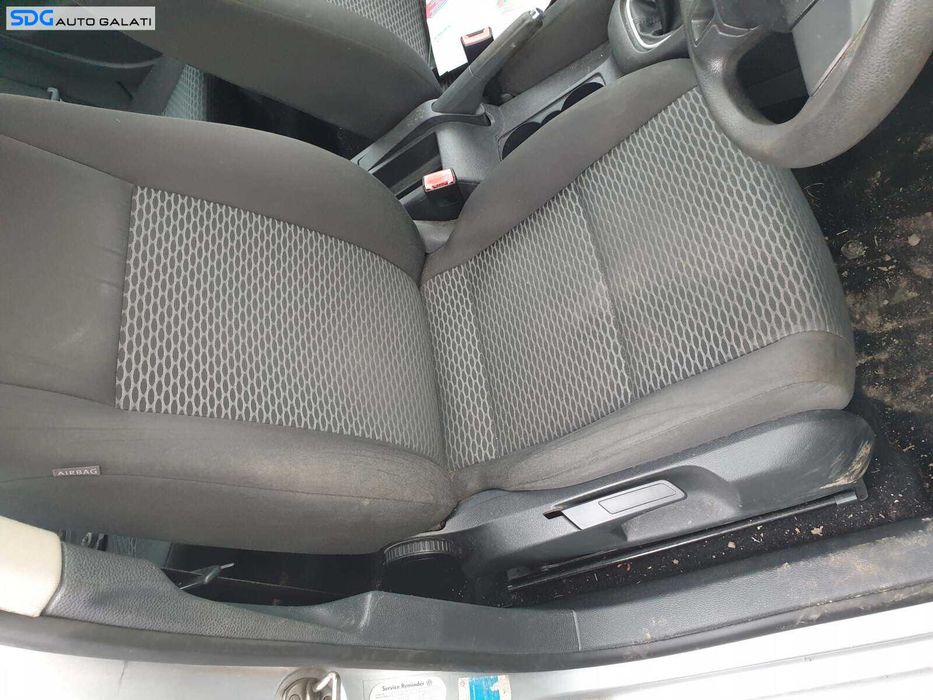 Scaun Scaune Dreapta Fata Textil Fara Incalzire Volkswagen Golf 5 2004 - 2008 [Q2053]