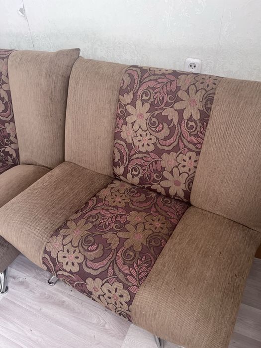 Диван для гостиной