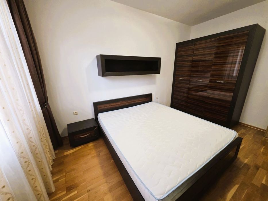 3-стаен в София-Младост 1 площ 85 цена 800