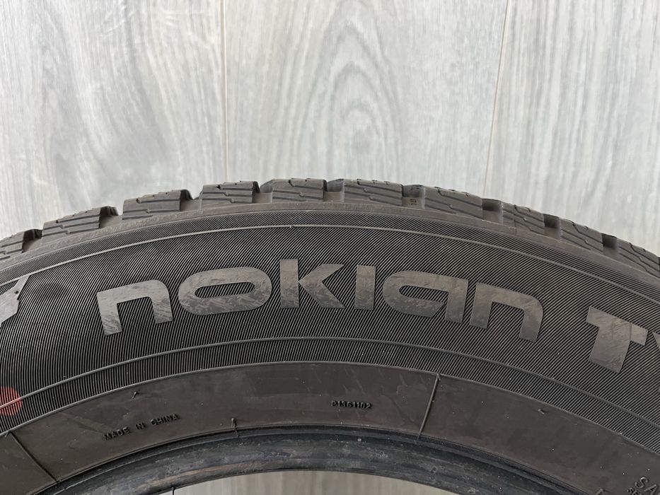 Зимни гуми 215/60/16 Nokian