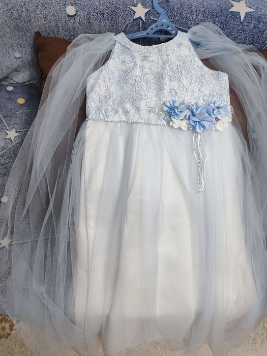 Нарядные платья для девочек