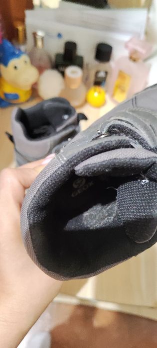 Продам новые кроссовки