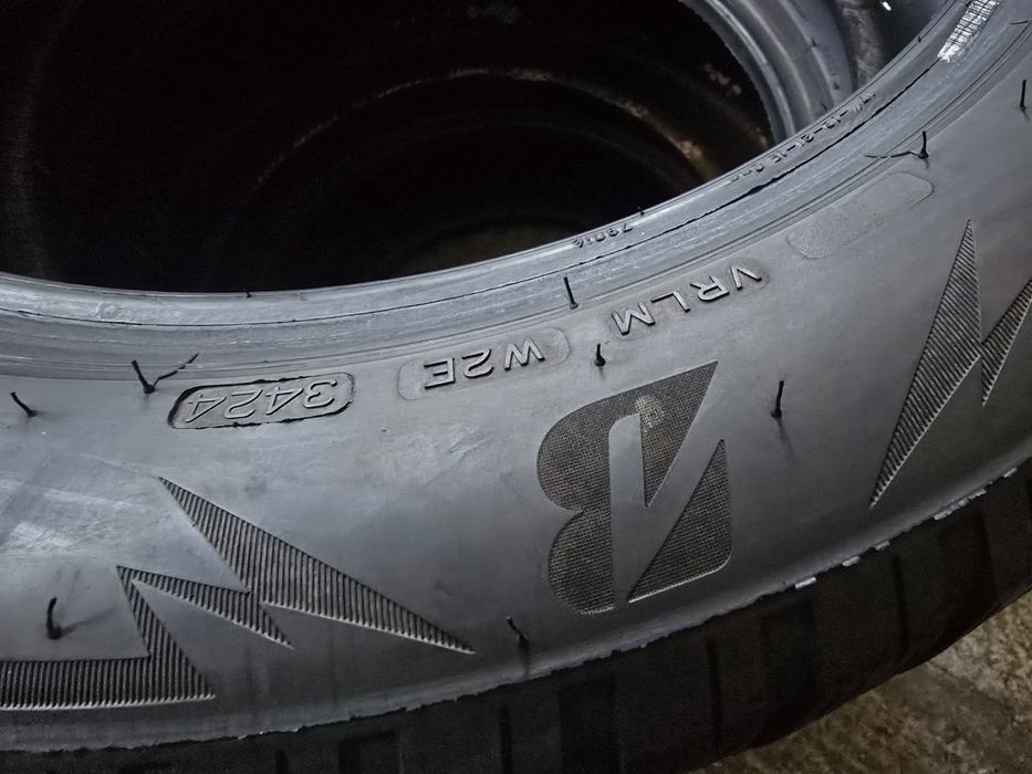 Bridgestone 215/55 R17 98V MS iarnă