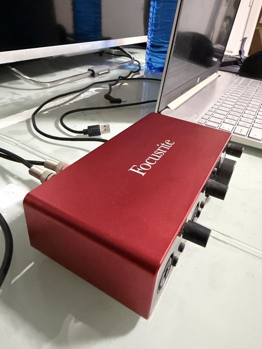 Focusrite Scarlett 2i2 (3rd Gen) – Interfață audio USB – Ca nouă