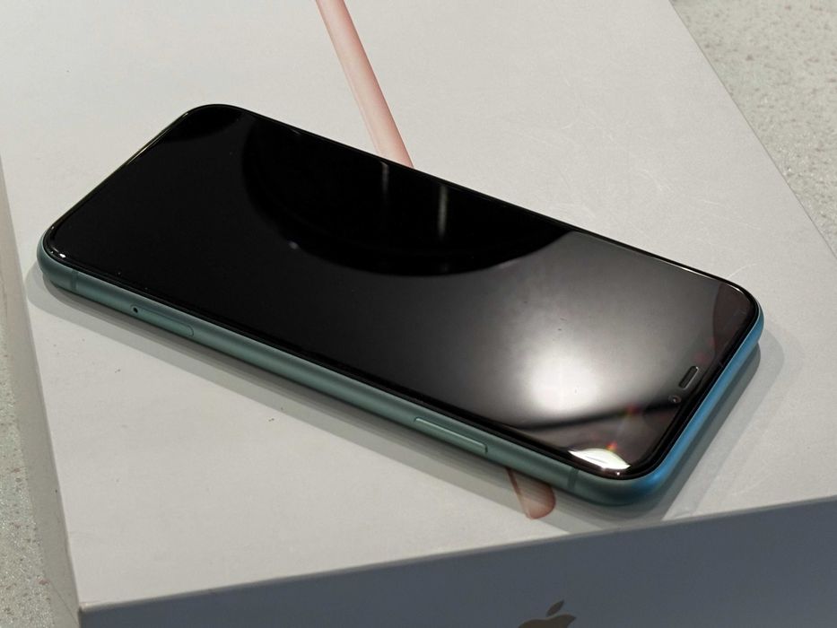 iPhone 11 64GB Green - Отличен, Нова Батерия 100% Капацитет.