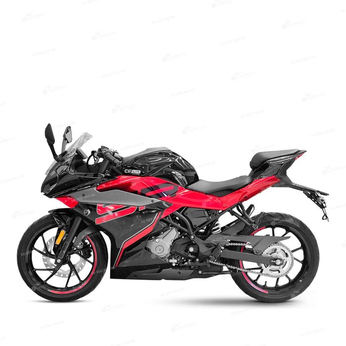 Cfmoto 250SR lite arginal sotiladi 2025 yil prabek 1400km holati ideal