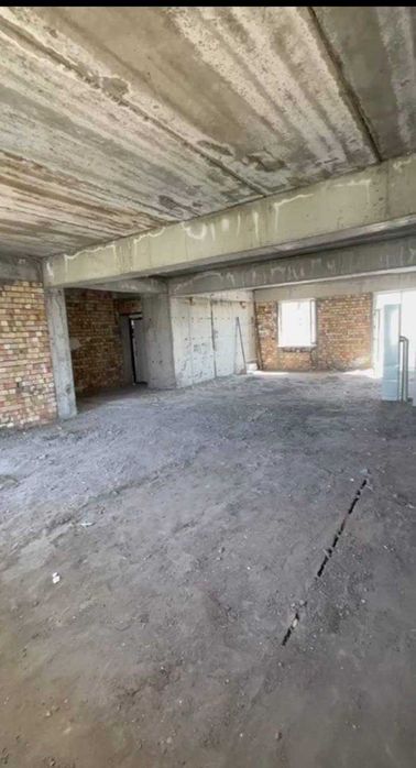 Офис ЖК Obi Xayot ул.Джаркурганская 1-этаж+цокольный 182,78 м² коробка