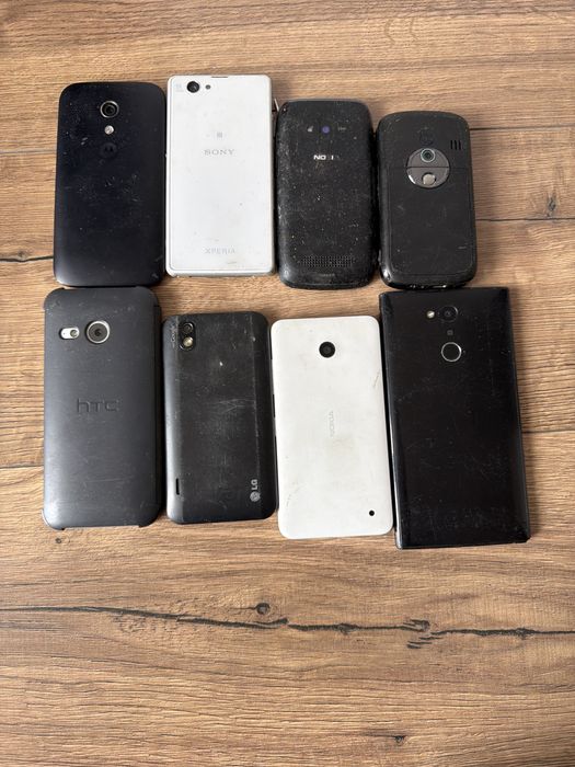 Vand un lot divesificat de telefoane