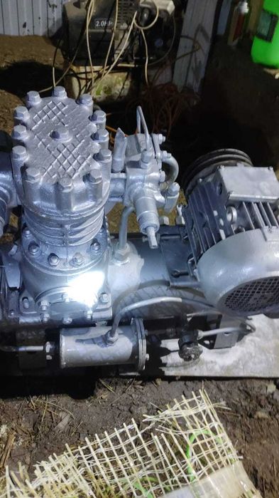 Компрессор для холодильной камеры