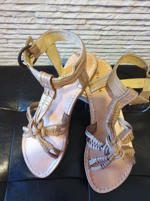 Sandale din piele, Carvela