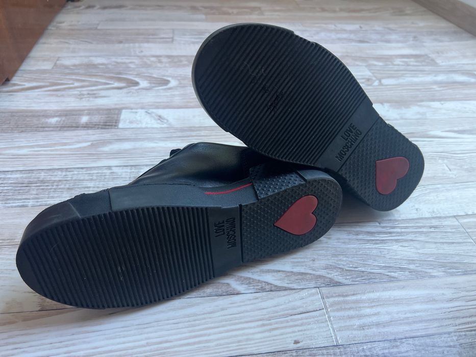 Love Moschino обувки 35 номер