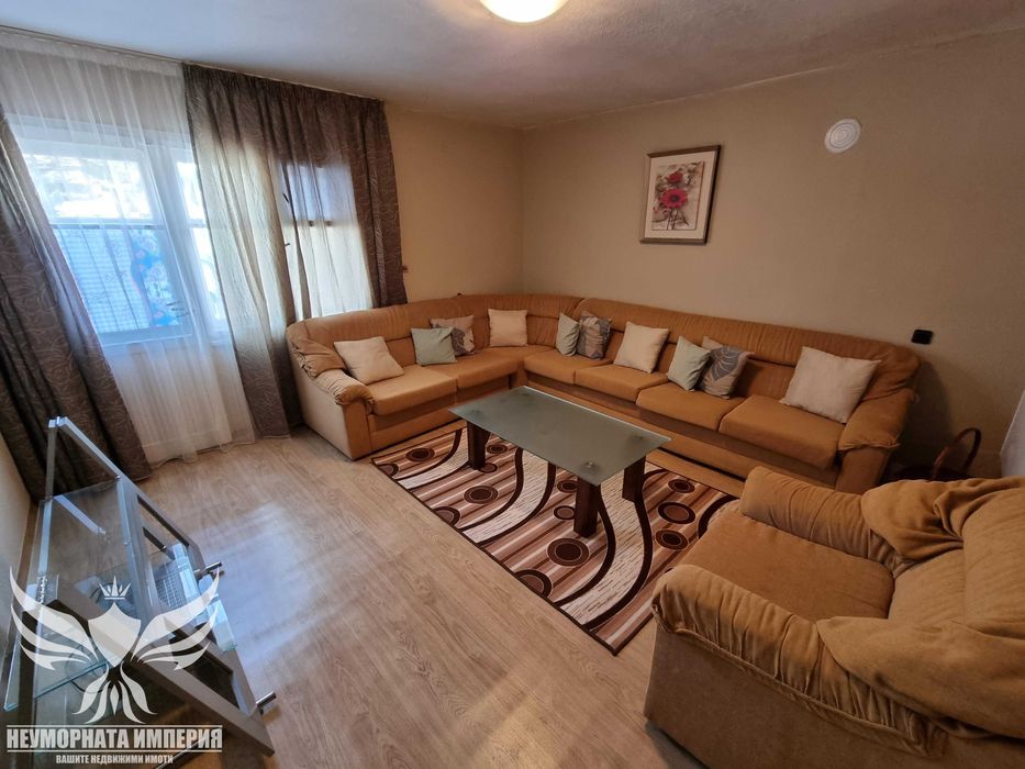 Продавам къща 225РЗП с 266 кв.м. двор в с.Забърдо обл.Смолян