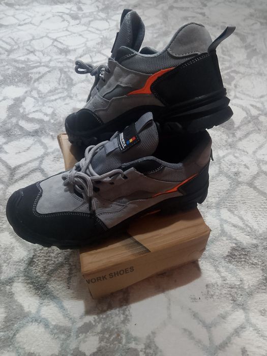 Ботинки строительные