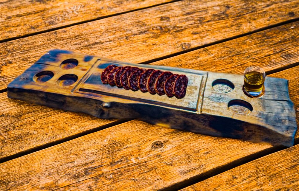 ПЛАТО ОТ ДЪРВО Поднос за Мезета