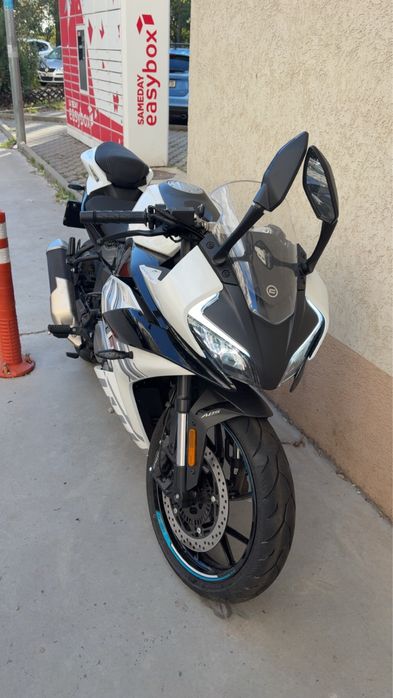 CFMoto 300SR ABS 2025