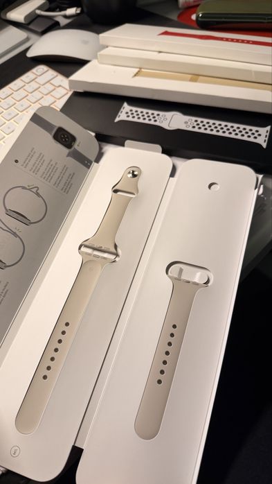 Apple Watch Series 8 45mm Gold Stainless Steel Case SS + Milanese Loop