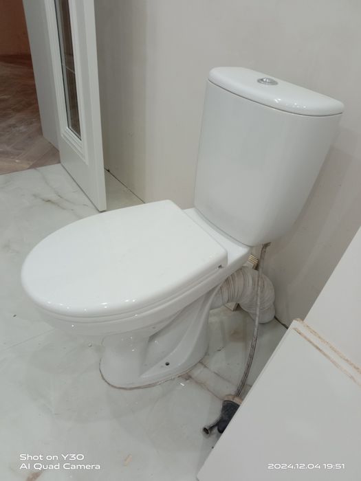 Продам унитаз в очень хорошем состоянии